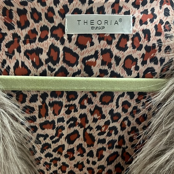 Theoria faux fur open front vest with animal print lining, size large -Gorgeous! - Picture 2 of 9